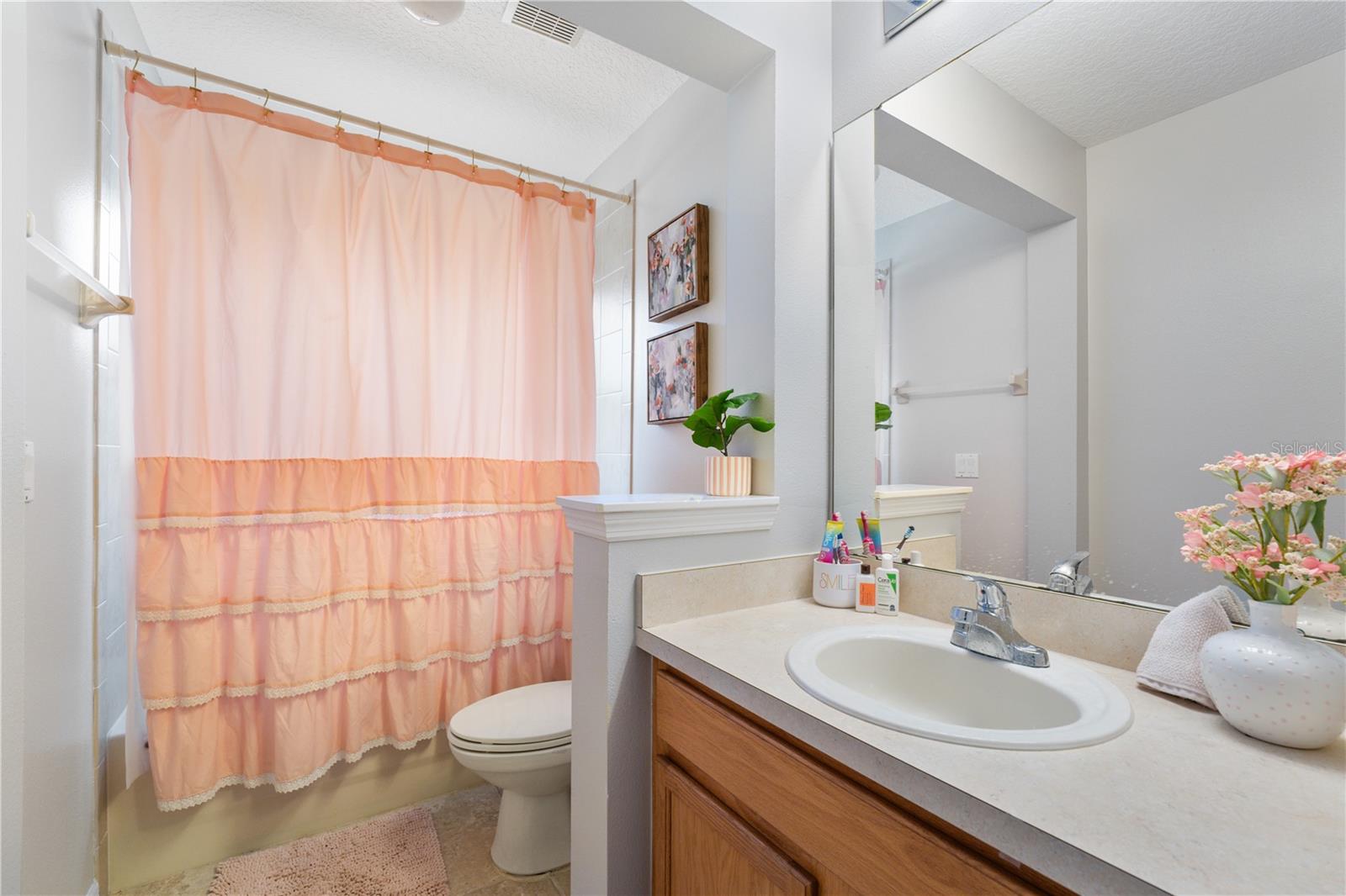 EDEN'S HAMMOCK - Residential Lease