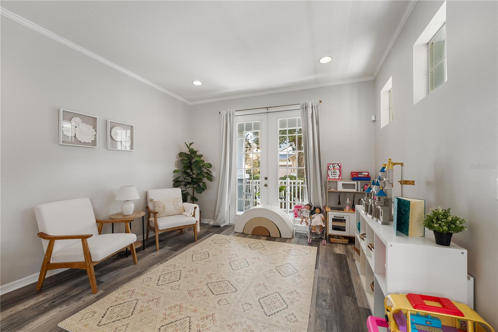 EDEN'S HAMMOCK - Residential Lease