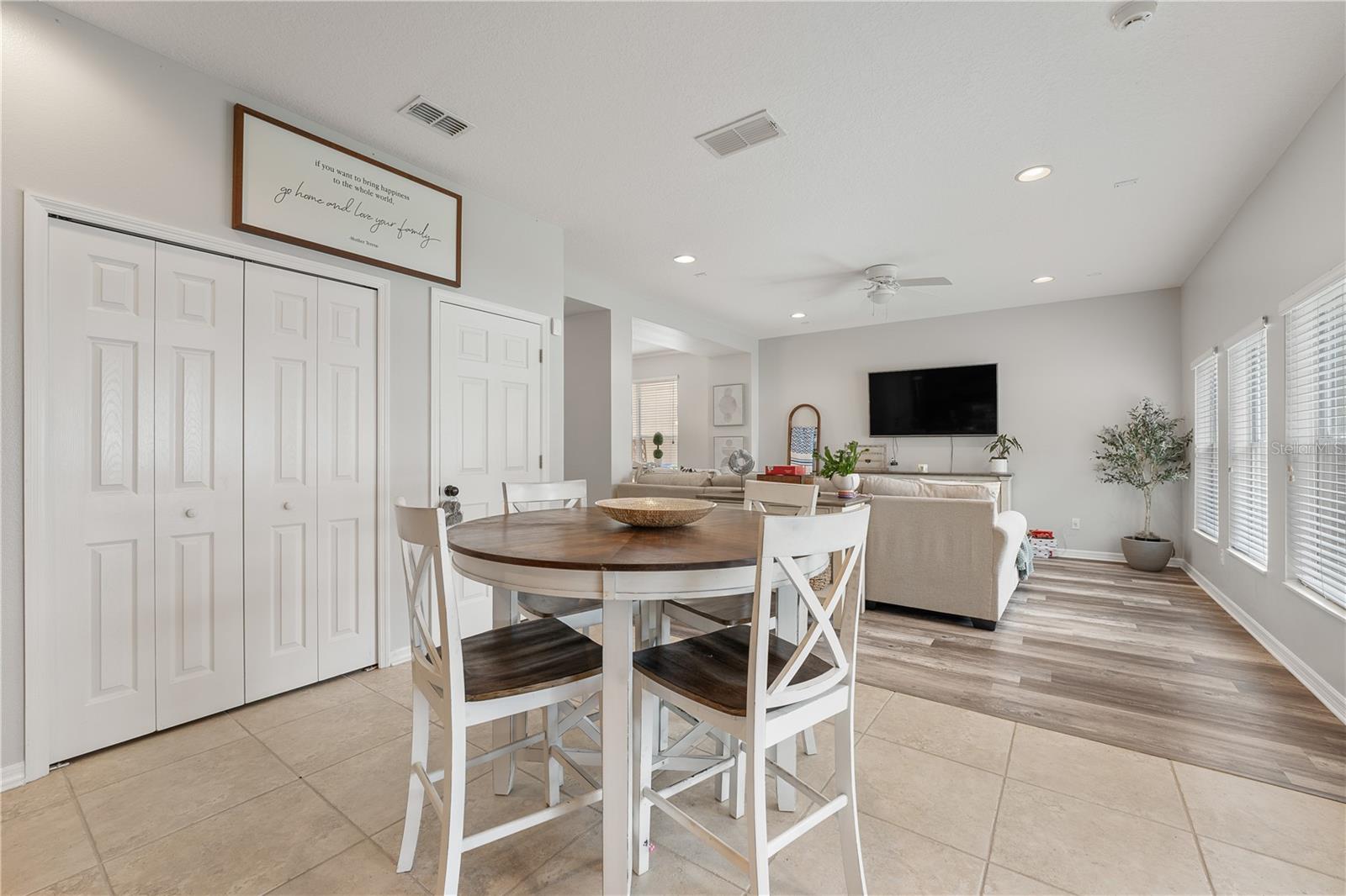 EDEN'S HAMMOCK - Residential Lease