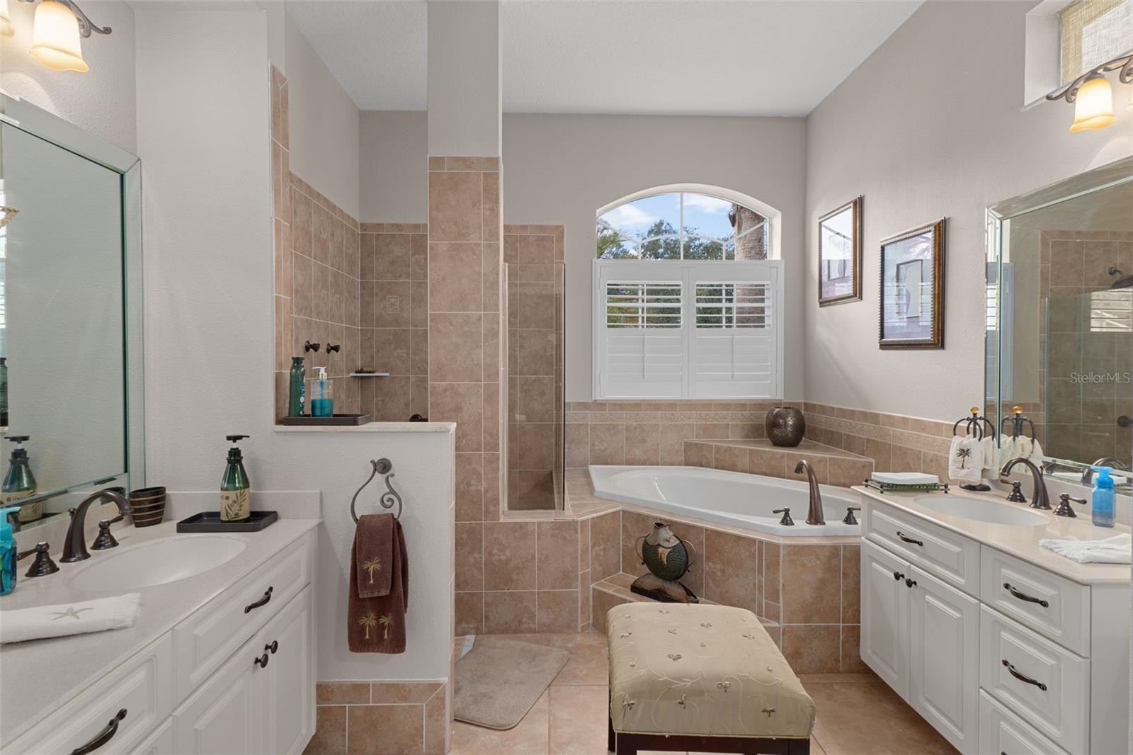 HERNANDO OAKS PH 2 - Residential