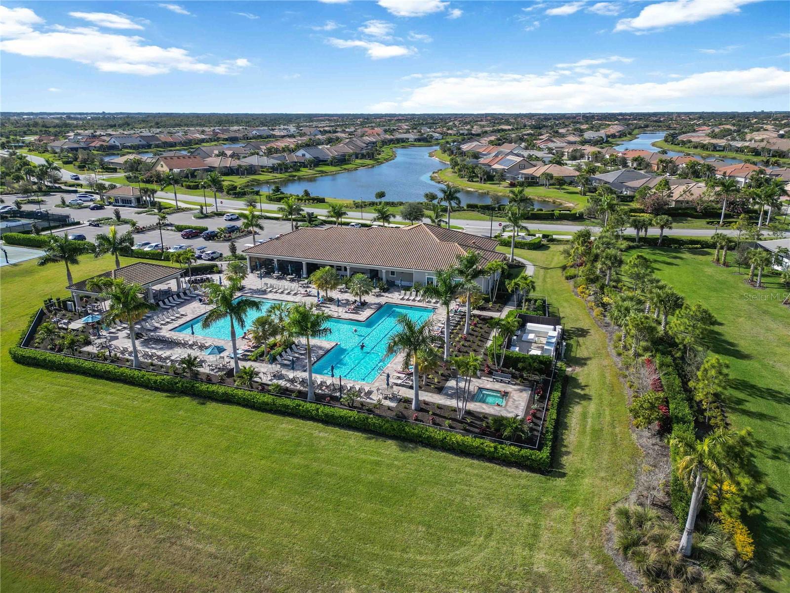 ISLANDWALK/THE WEST VLGS PH 8 - Residential