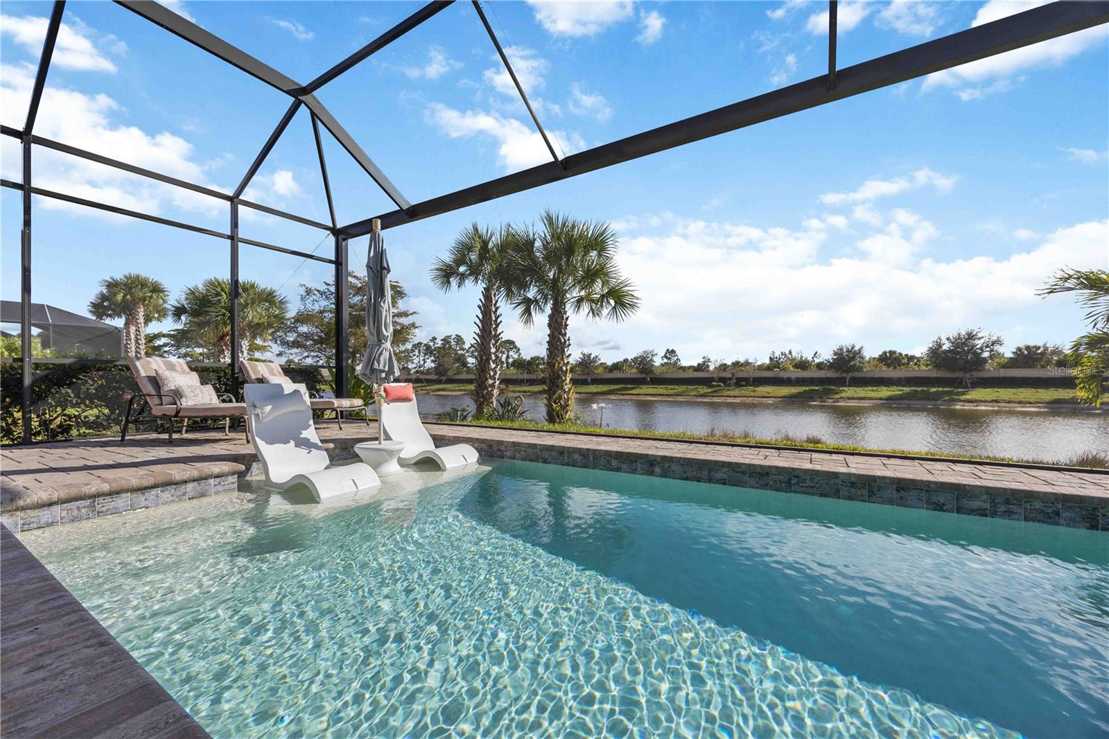 ISLANDWALK/THE WEST VLGS PH 8 - Residential