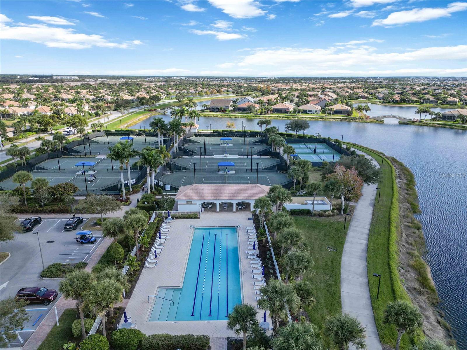 ISLANDWALK/THE WEST VLGS PH 8 - Residential