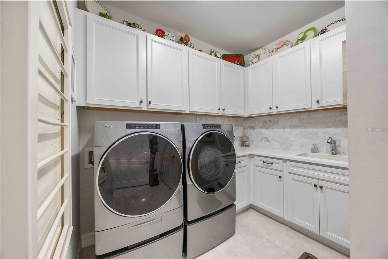 ISLANDWALK/THE WEST VLGS PH 8 - Residential