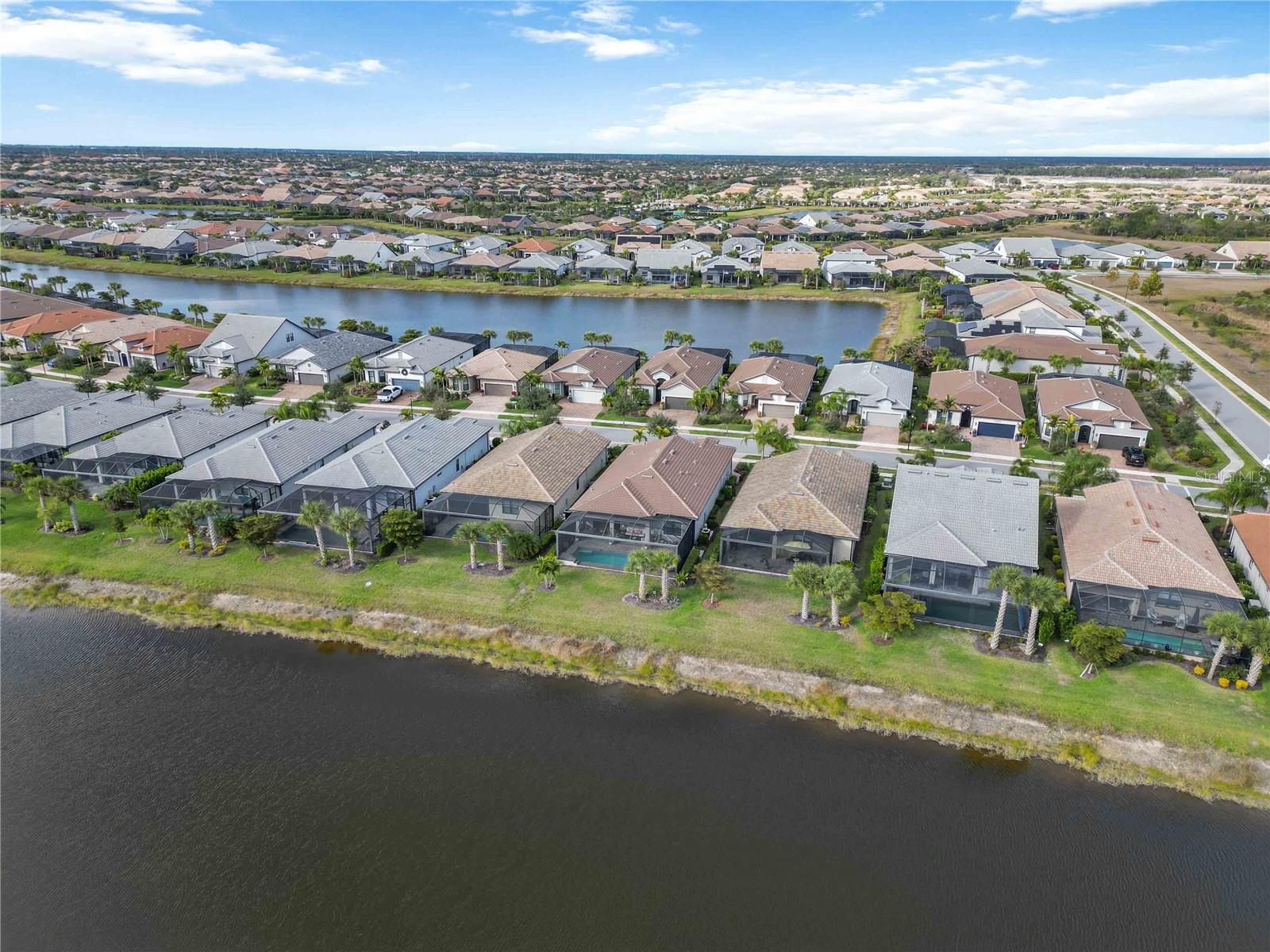 ISLANDWALK/THE WEST VLGS PH 8 - Residential