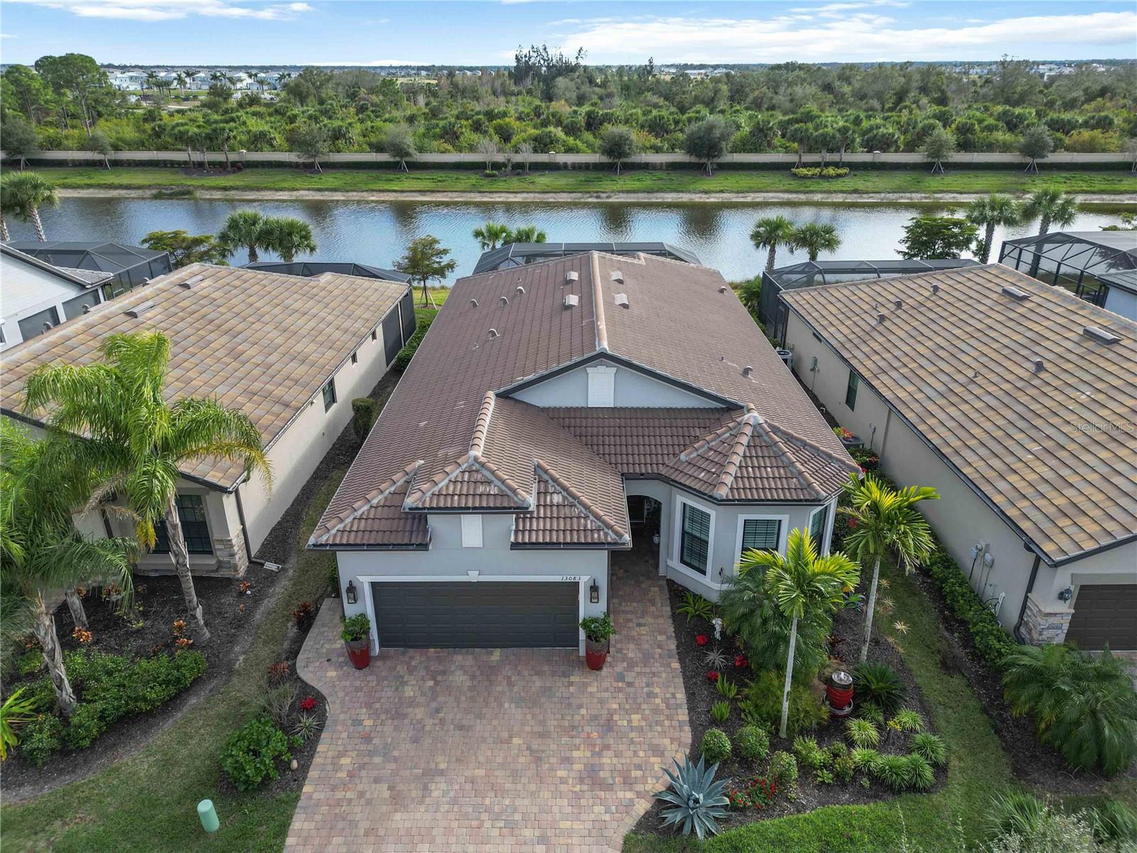 ISLANDWALK/THE WEST VLGS PH 8 - Residential