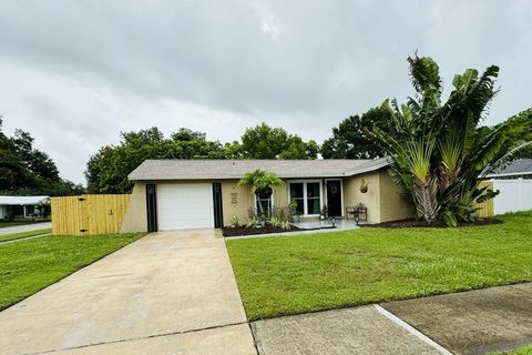 A home in SEMINOLE