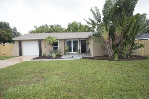 A home in SEMINOLE