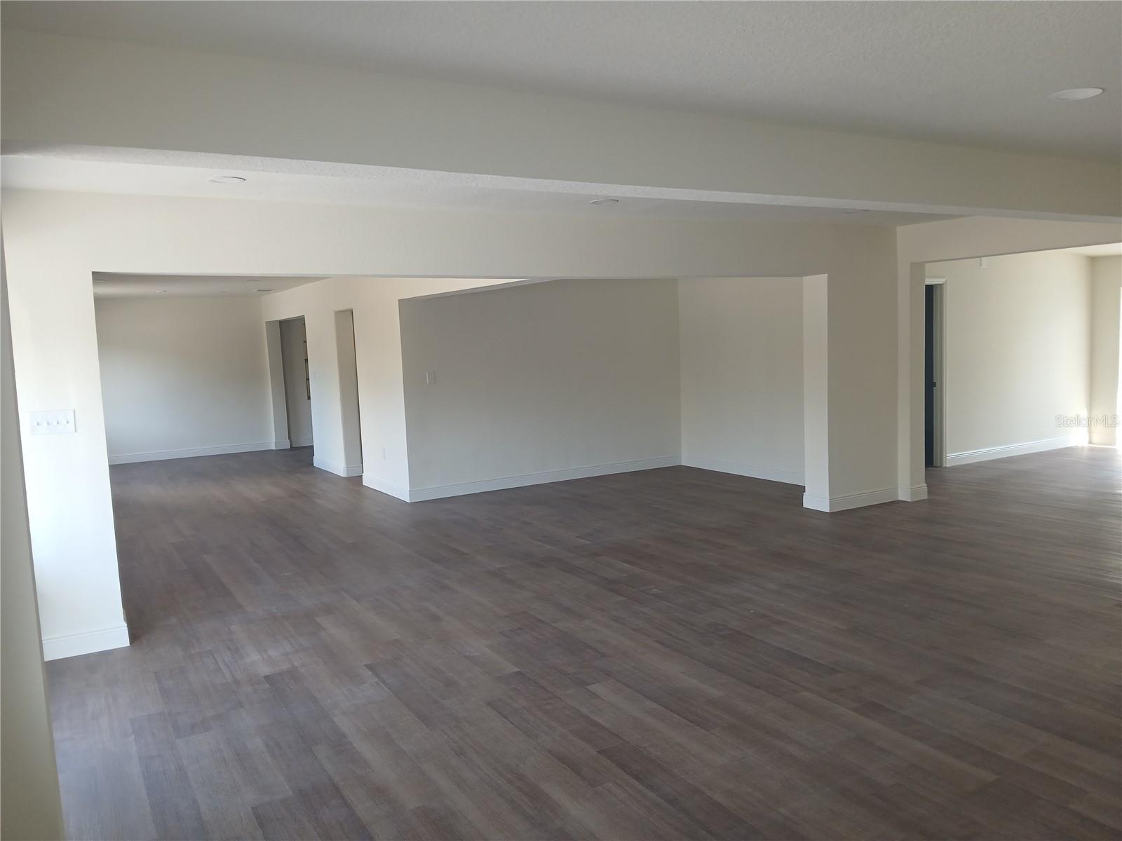 GOLFVIEW - Commercial Lease