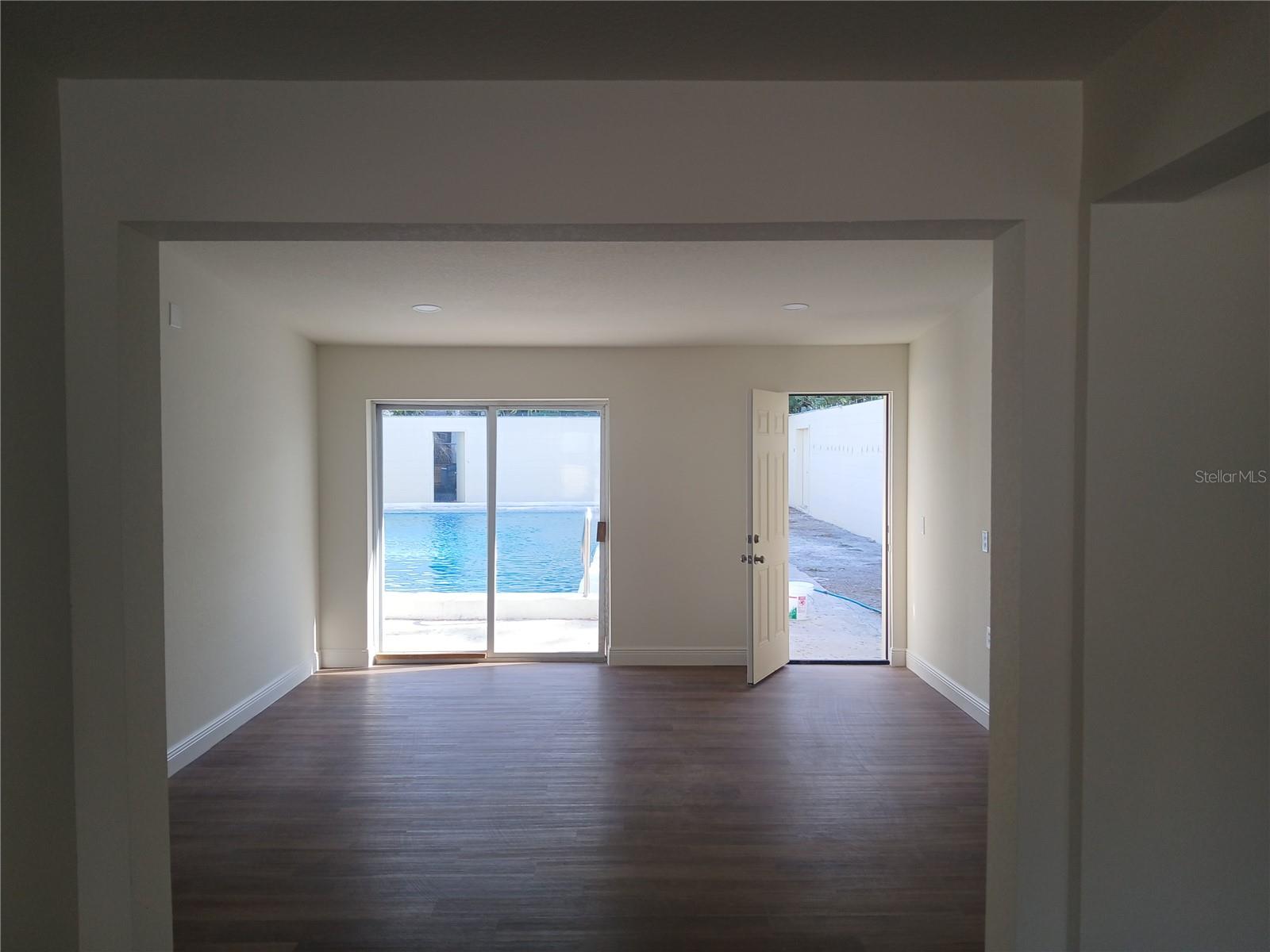 GOLFVIEW - Commercial Lease