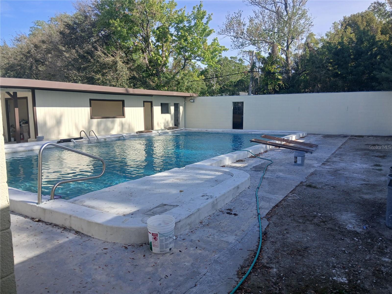 GOLFVIEW - Commercial Lease