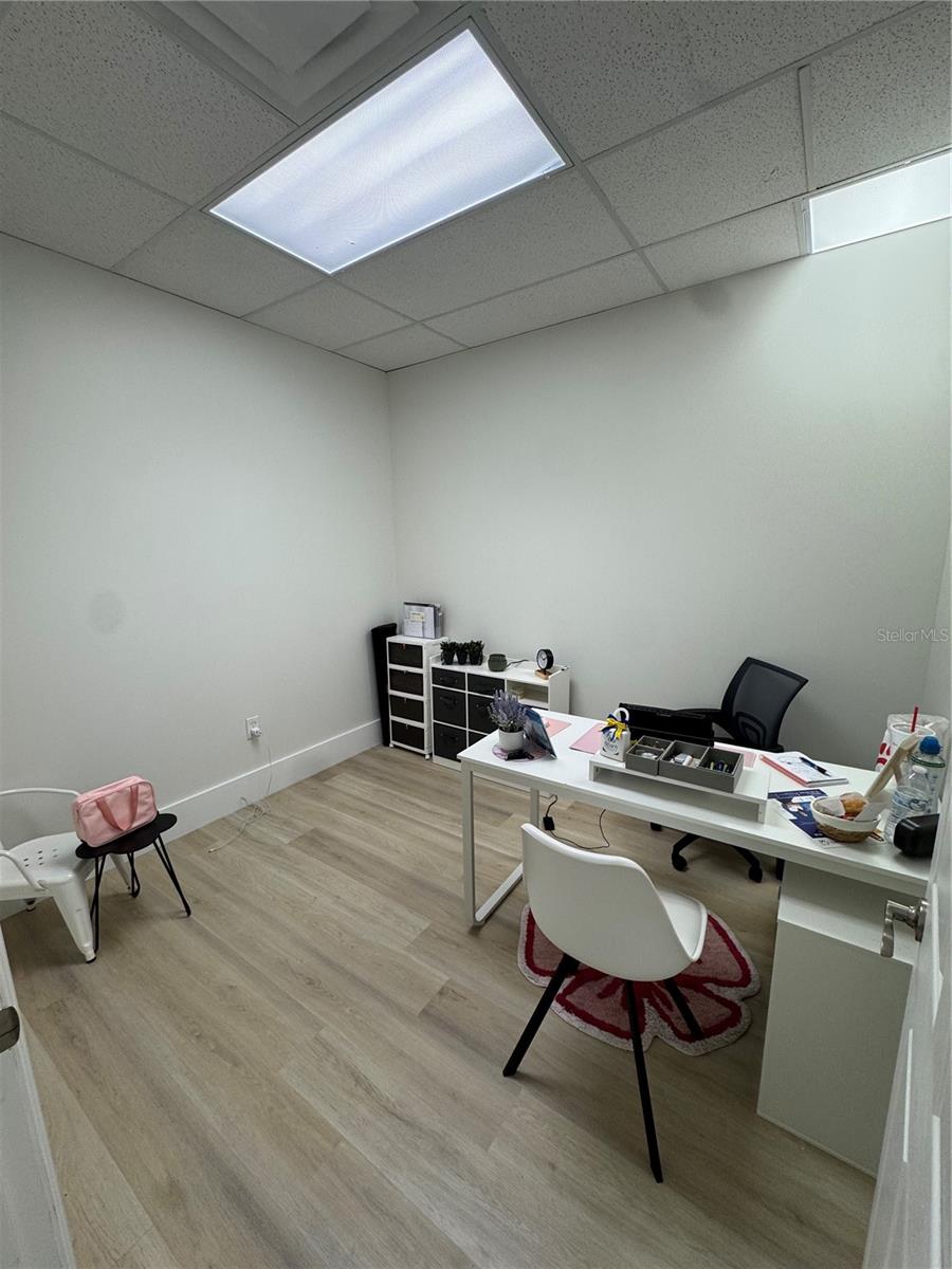 ORANGE PLAZA - Commercial Lease