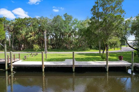 A home in HOMOSASSA