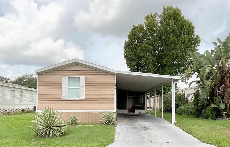 Discover a unique opportunity at Timber Lake Estates! We present this 2005 property in immaculate condition, meticulously maintained and move-in ready. This home stands out for its excellent comfort and functionality. But there's more: the owner owns two properties in the community. If you're looking for a better price, you can purchase both properties at a preferential rate. Take advantage of this double opportunity: a mobile home in perfect condition and the possibility of a great discount when purchasing two properties. Your perfect oasis with beautiful pools and the tranquility of the neighborhood, within this gated community, awaits you! A background check at a cost of $50 / person and a personal interview are required for acceptance. Contact us today for more information.