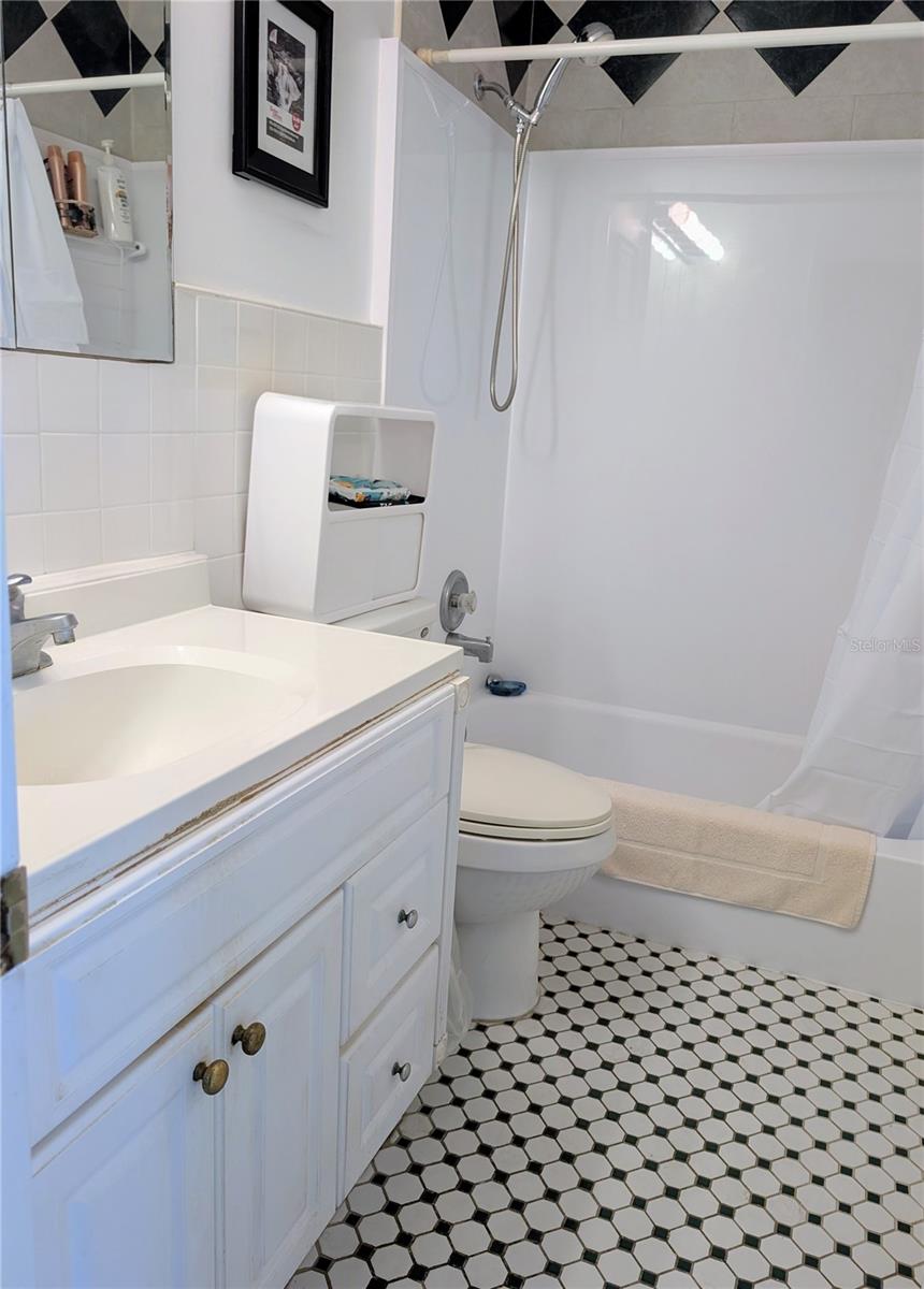 SEMINOLE GARDEN APTS CO-OP - Residential