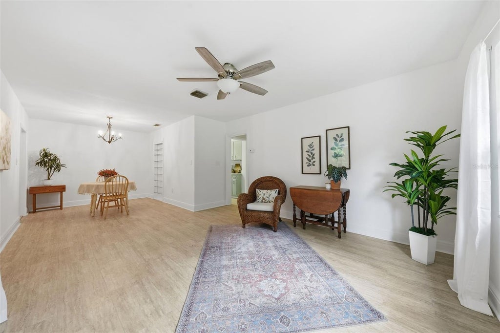 Photo of 324 W 12th Avenue, Mount Dora, FL 32757 (MLS # G5117227)