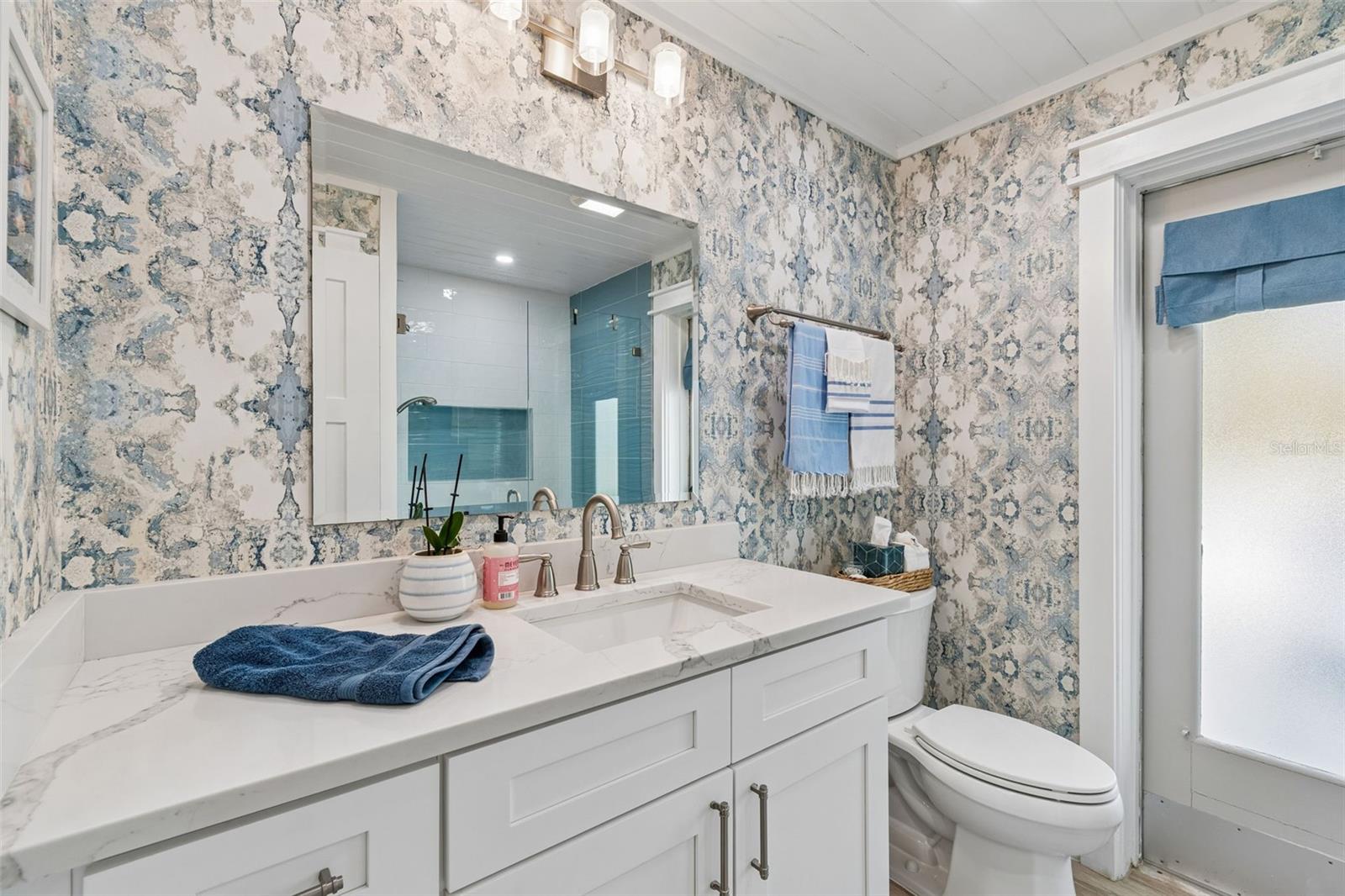 DEL ORO GROVES - Residential