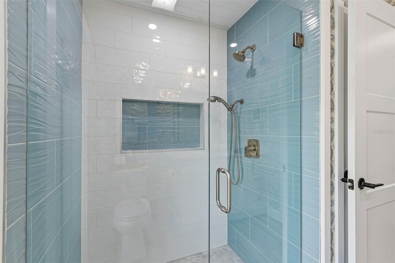 DEL ORO GROVES - Residential