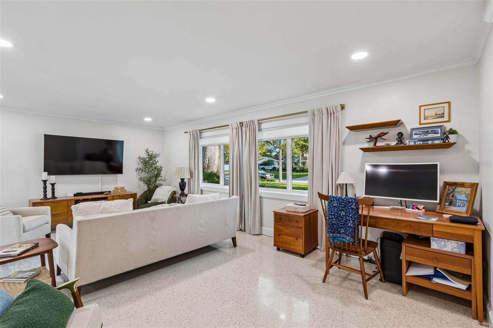 DEL ORO GROVES - Residential