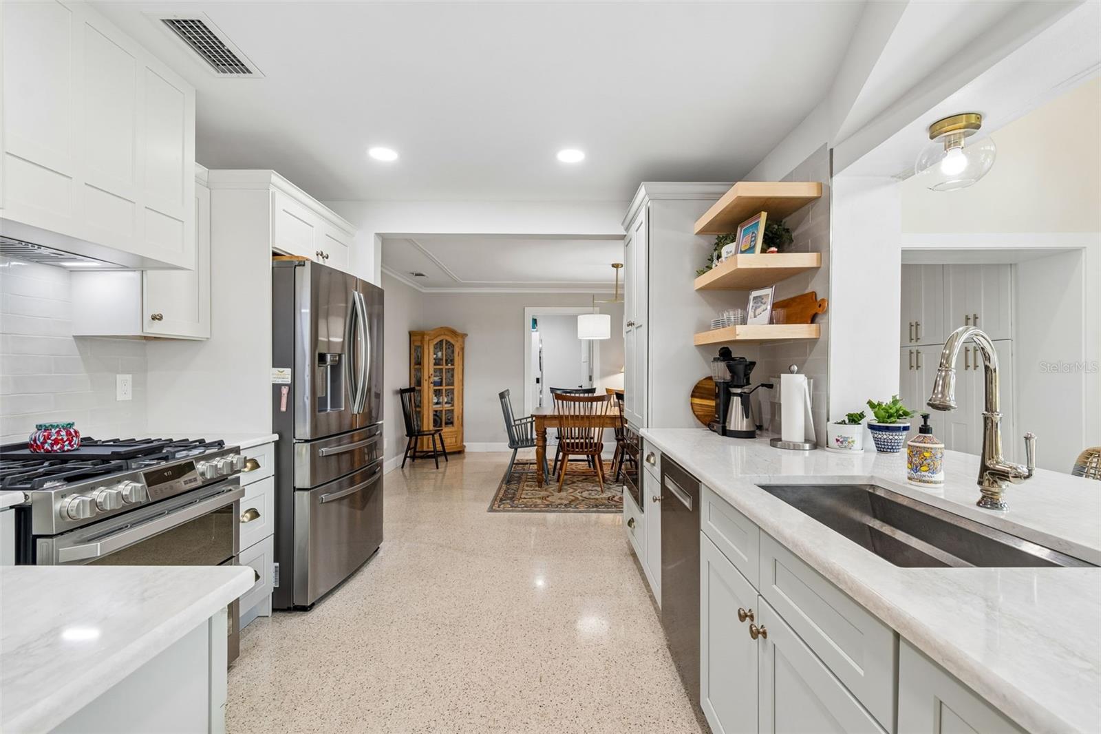 DEL ORO GROVES - Residential