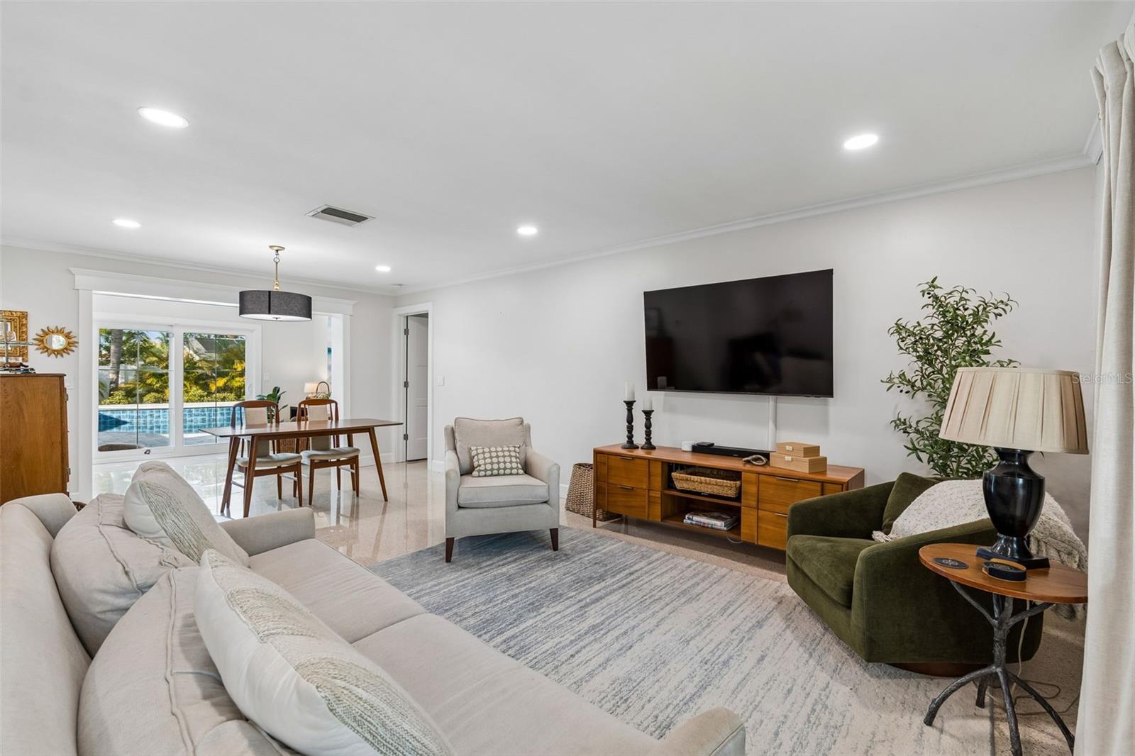 DEL ORO GROVES - Residential