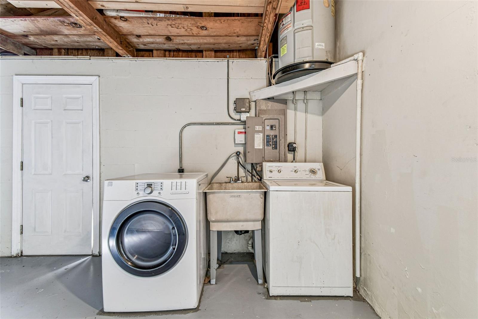 HOLIDAY LAKE ESTATES - Residential