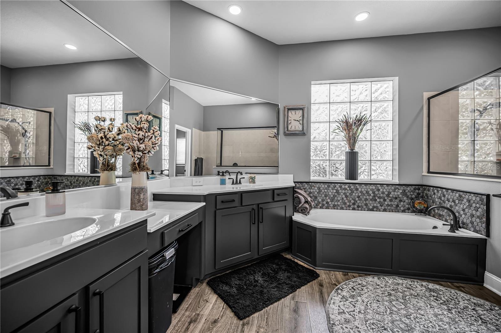 RIVER WOODS PH III - Residential