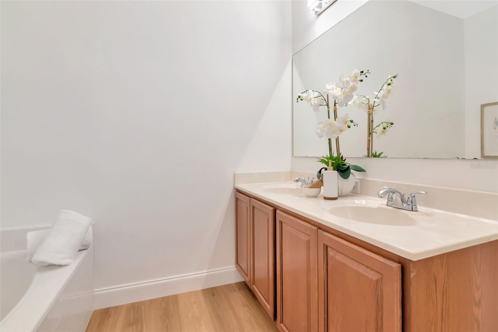 OAKHURST REV POR - Residential