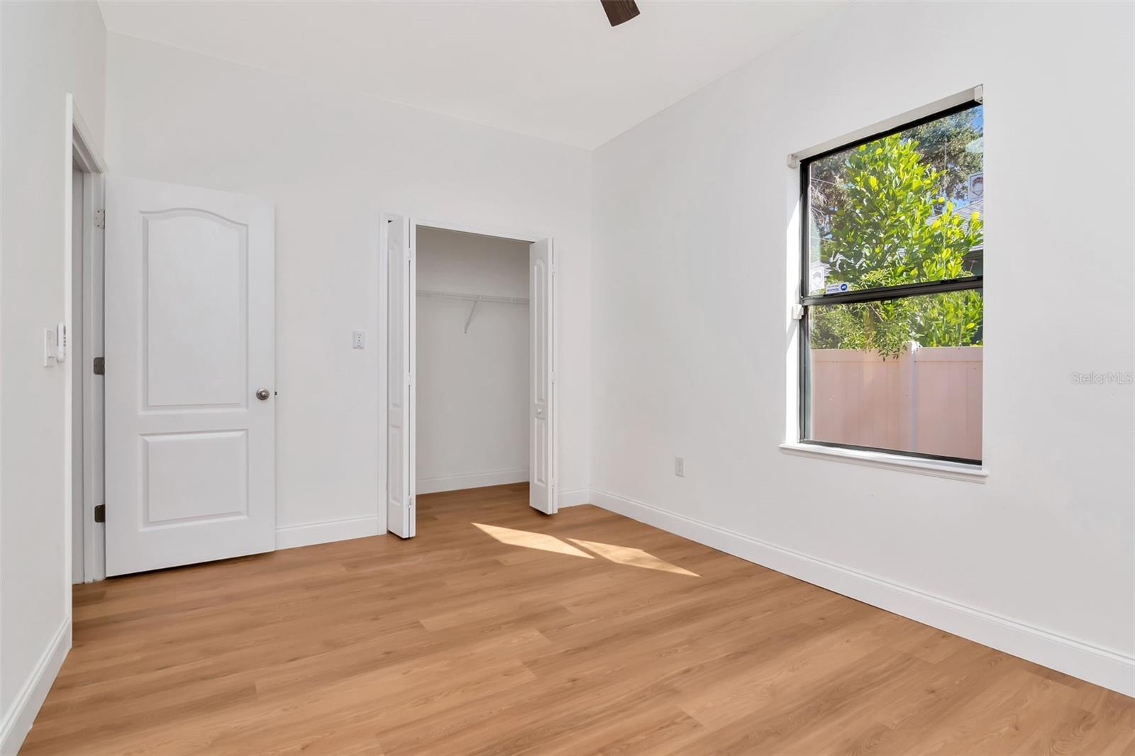 OAKHURST REV POR - Residential