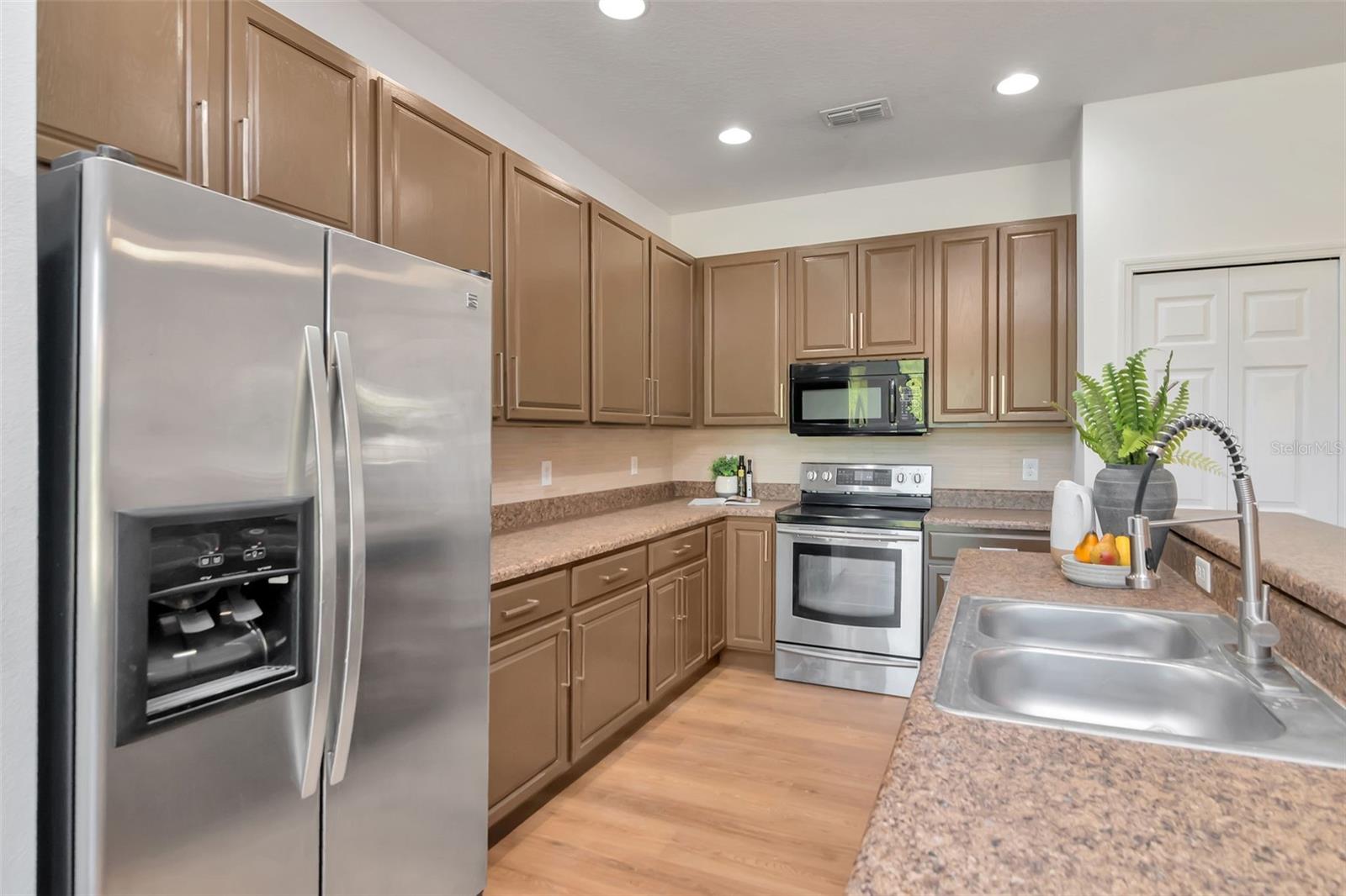 OAKHURST REV POR - Residential