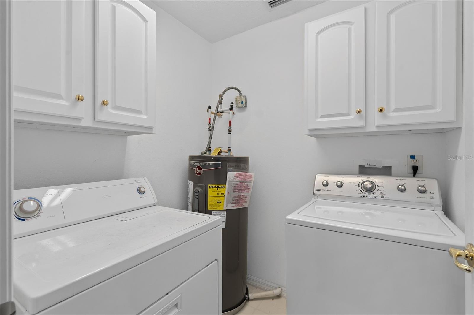 SWEETWATER RIDGE CONDO AT MAGNOLIA POINTE - Residential
