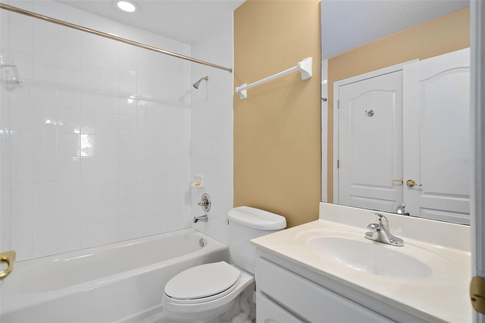 SWEETWATER RIDGE CONDO AT MAGNOLIA POINTE - Residential