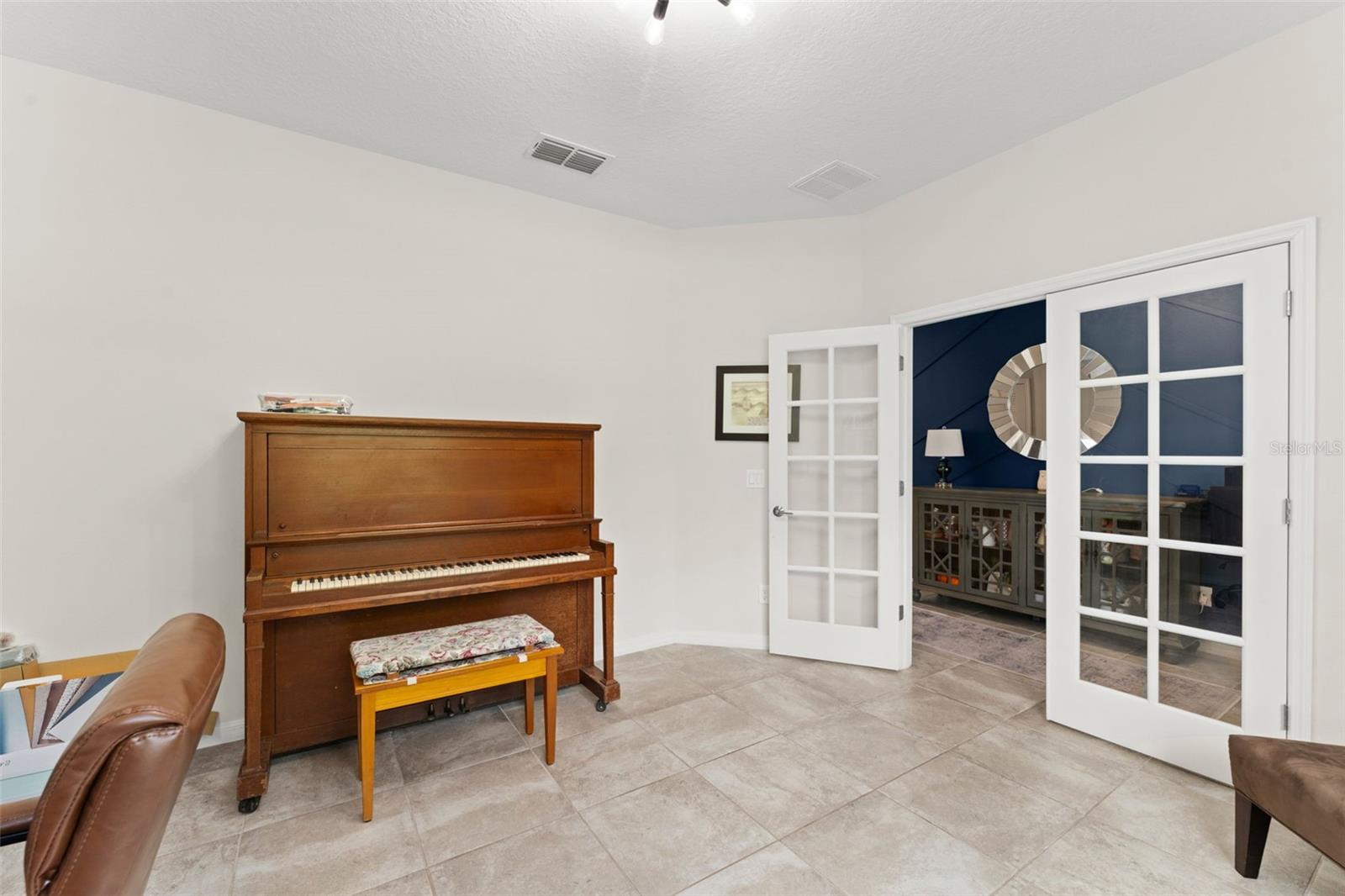2401 OXMOOR DRIVE