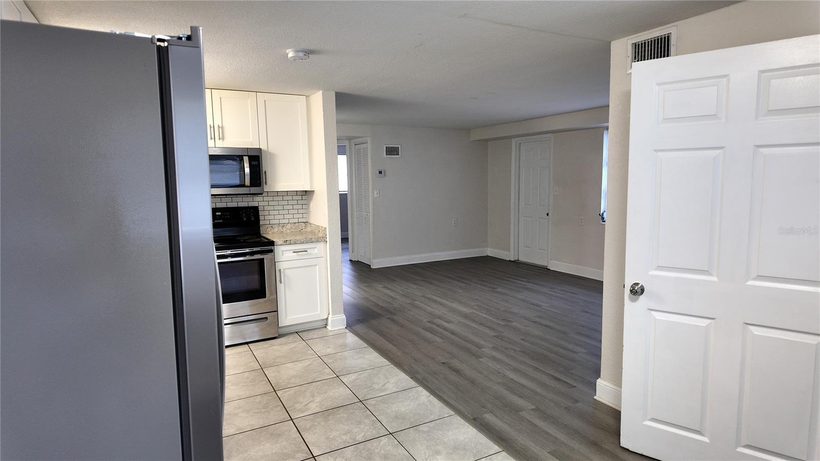 ZEPHYRHILLS COLONY CO SUB - Residential Lease