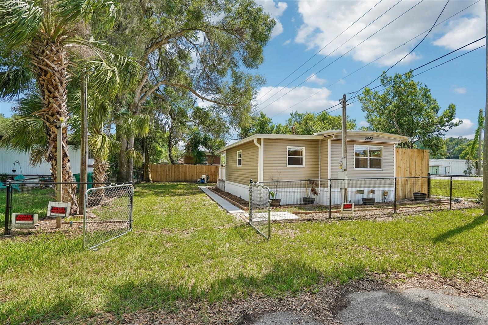 APACHE SHORES - Residential