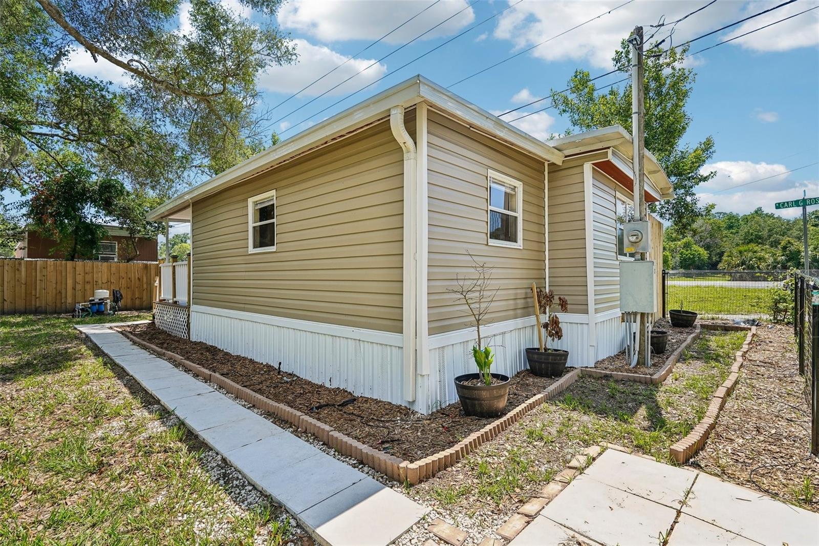 APACHE SHORES - Residential