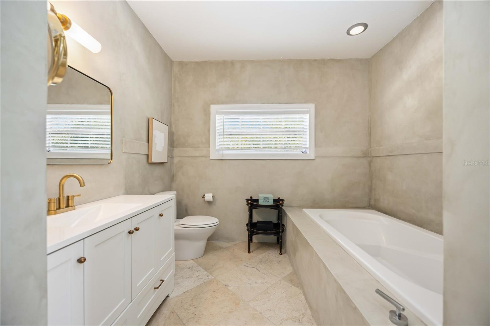 RIDGEWOOD - Residential