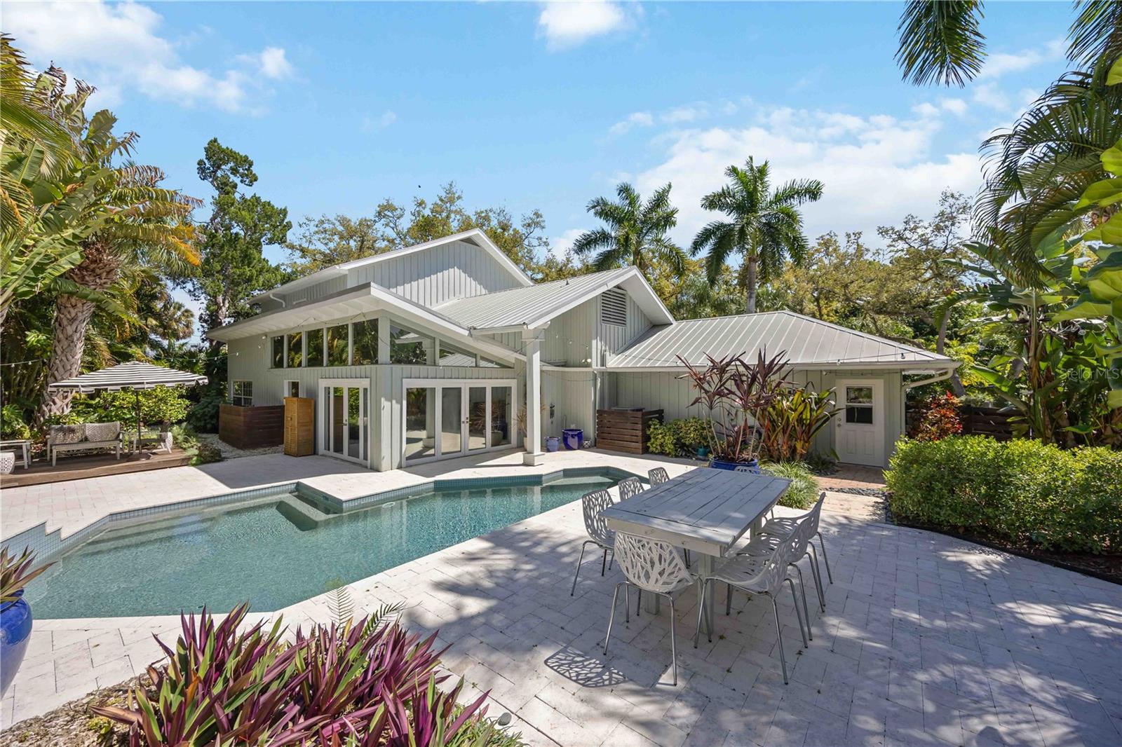 RIDGEWOOD - Residential