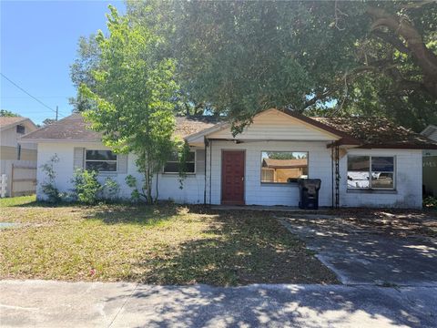 Photo of 708 Glad Road, Winter Haven, FL 33880 (MLS # P4938461)