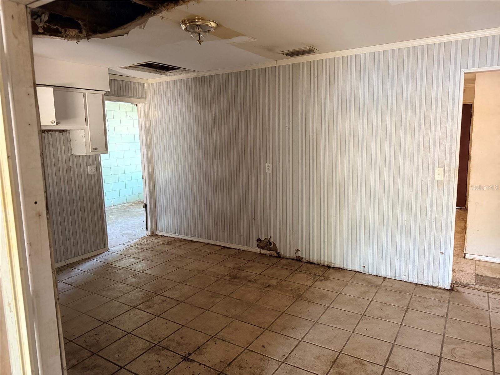 JAN PHYL VILLAGE - Residential