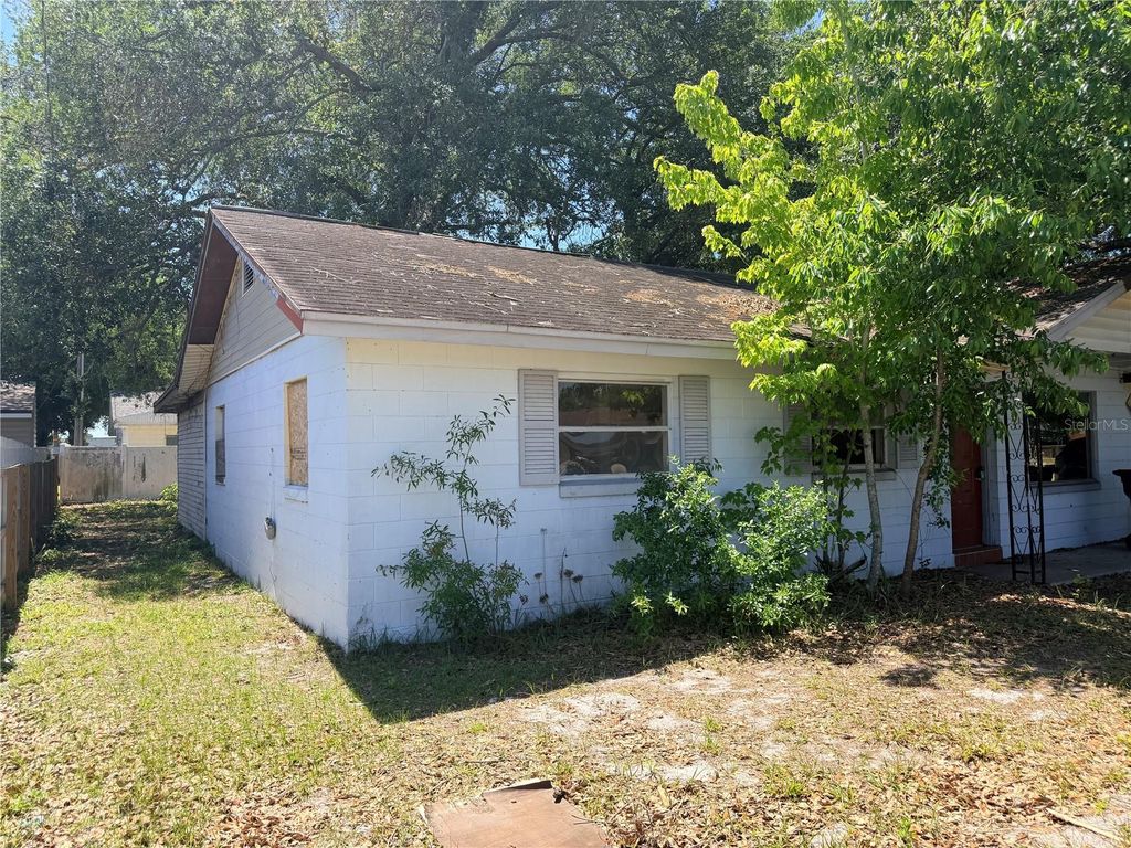 Photo of 708 Glad Road, Winter Haven, FL 33880 (MLS # P4938461)