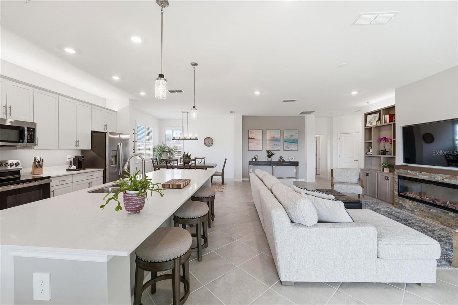 WELLEN PARK GOLF AND COUNTRY CLUB - Residential