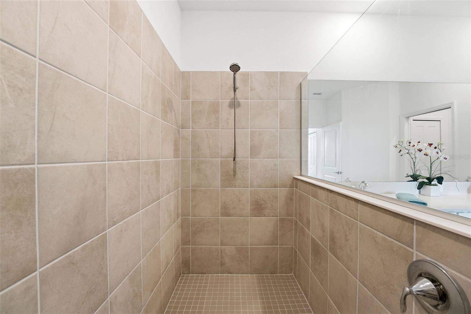 WELLEN PARK GOLF AND COUNTRY CLUB - Residential