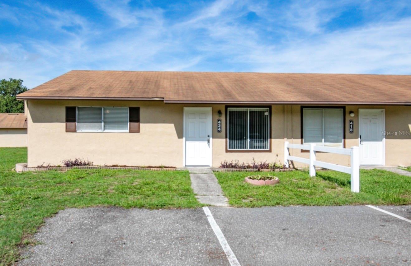 424 E ROSEWOOD LANE 424