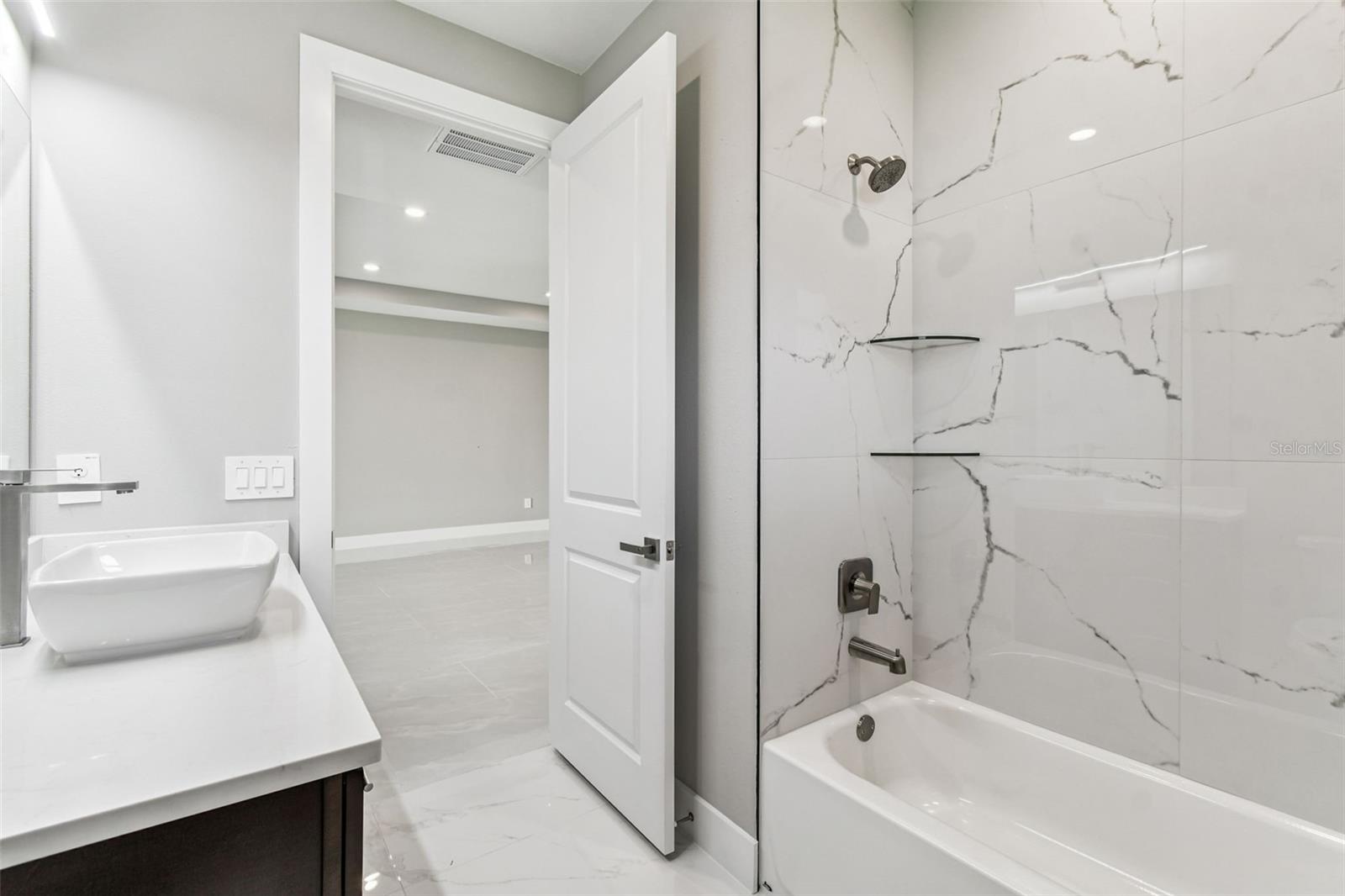 GARYS MRS T H ADD - Residential Lease