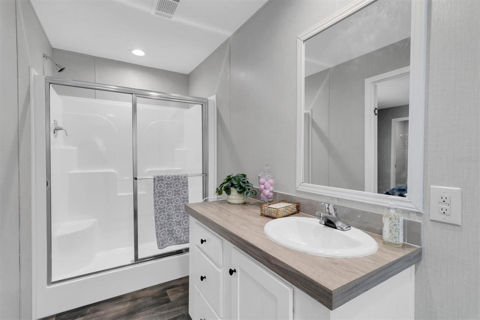 INDIAN OAKS HILLS - Residential