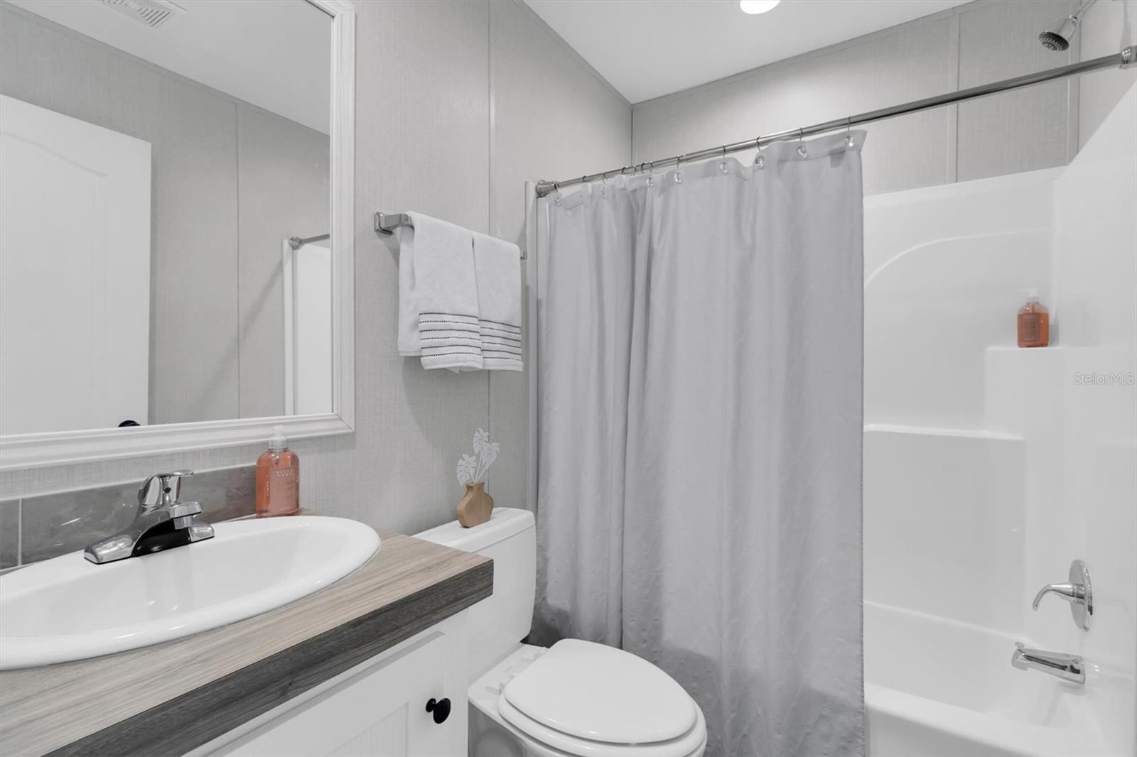 INDIAN OAKS HILLS - Residential
