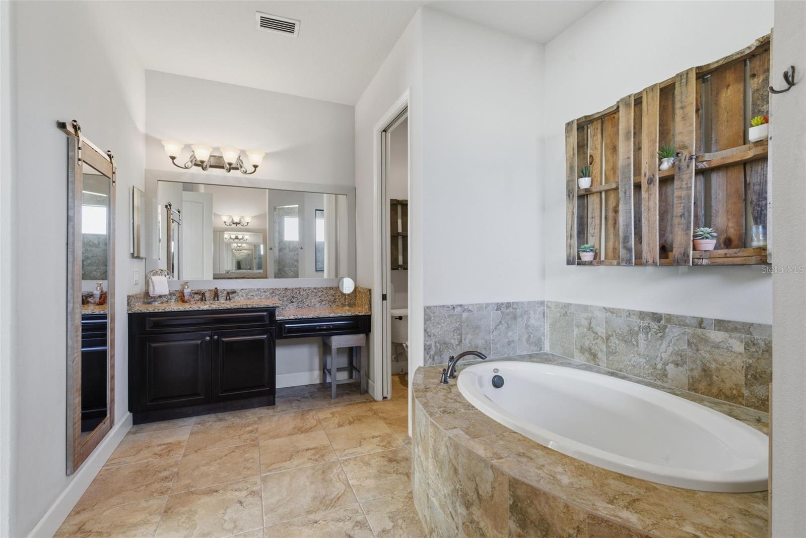 QUAIL HOLLOW ACREAGE - Residential