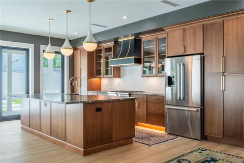 Tiny photo for 912 SE 6th Street, Ocala, FL 34471 (MLS # OM696686)