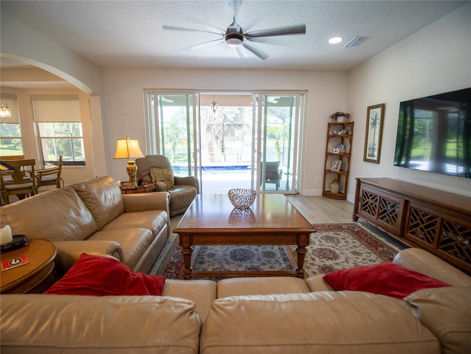 THE COVE - Residential
